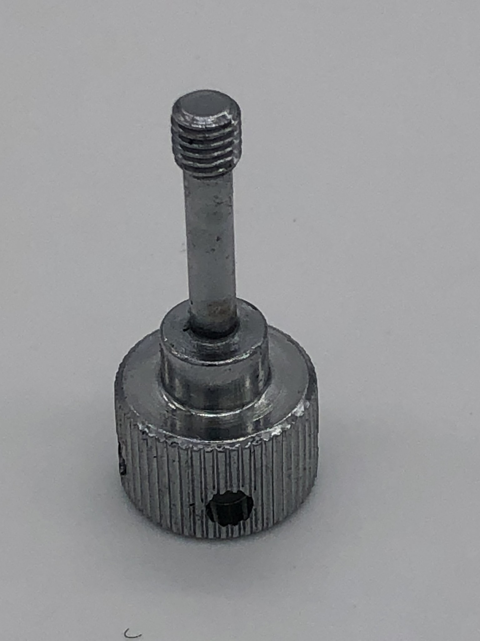 KNURLED-HEAD SCREW - Cap Drive 150/135 KNURLED-HEAD SCREW - Cap Drive 150/135