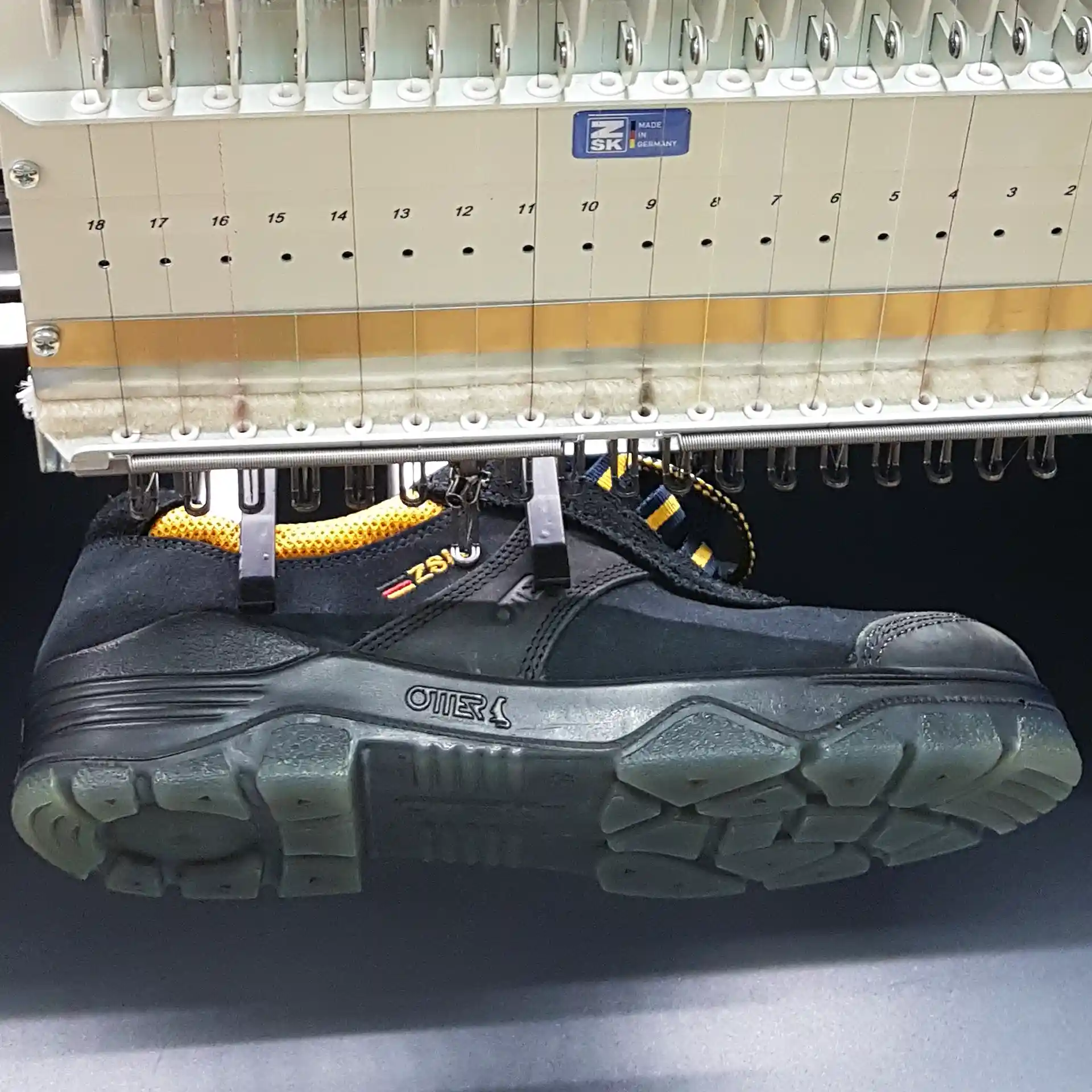 Stickrahmen für Hemdkragen & Schuhe
