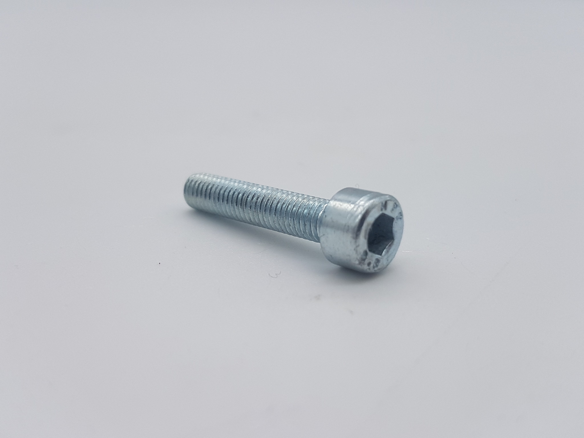 307025 ZYL-SCHRAUBE M5 X 25 DIN 912